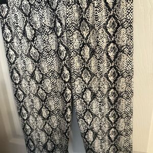 Color Alien Size Small Black and White Snake Print  biker shorts NWOT